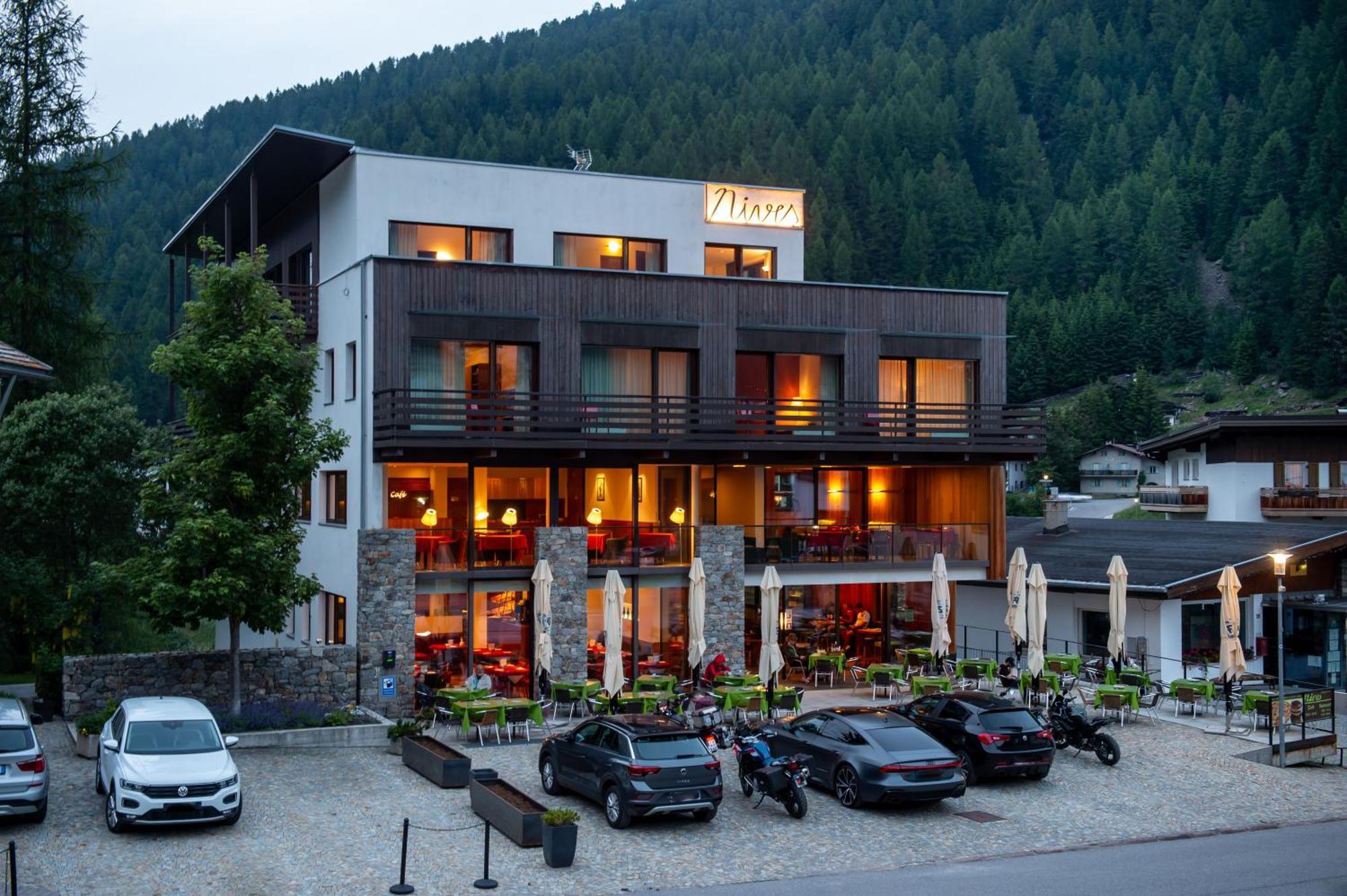 Bed & Breakfast Hotel Nives Solda Bagian luar foto