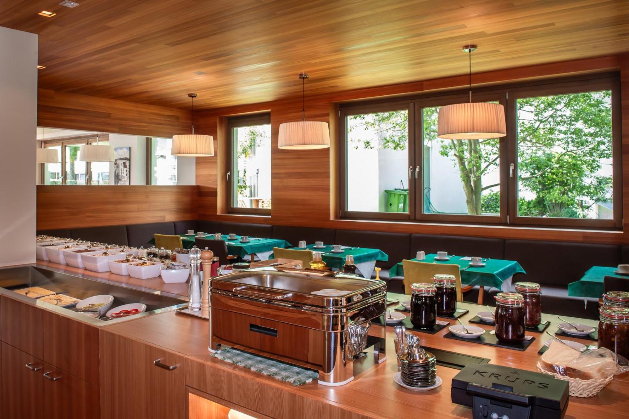 Bed & Breakfast Hotel Nives Solda Bagian luar foto